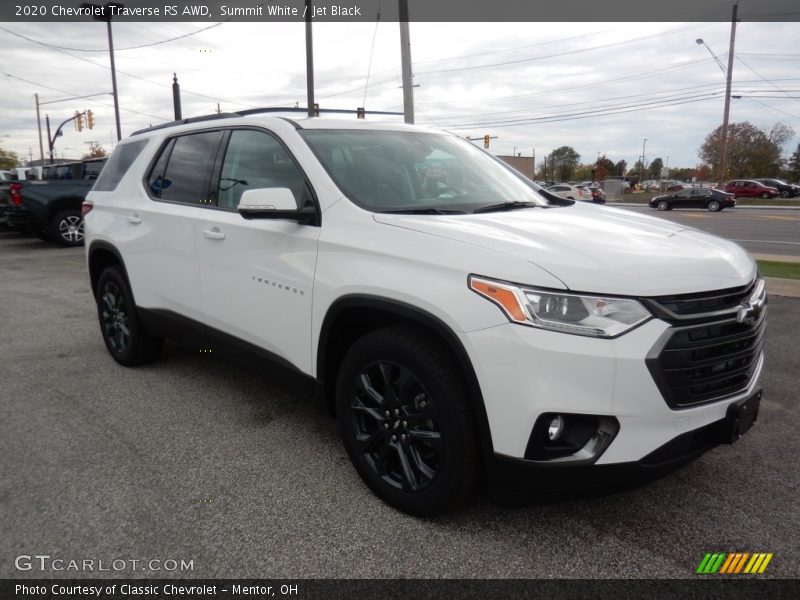 Front 3/4 View of 2020 Traverse RS AWD