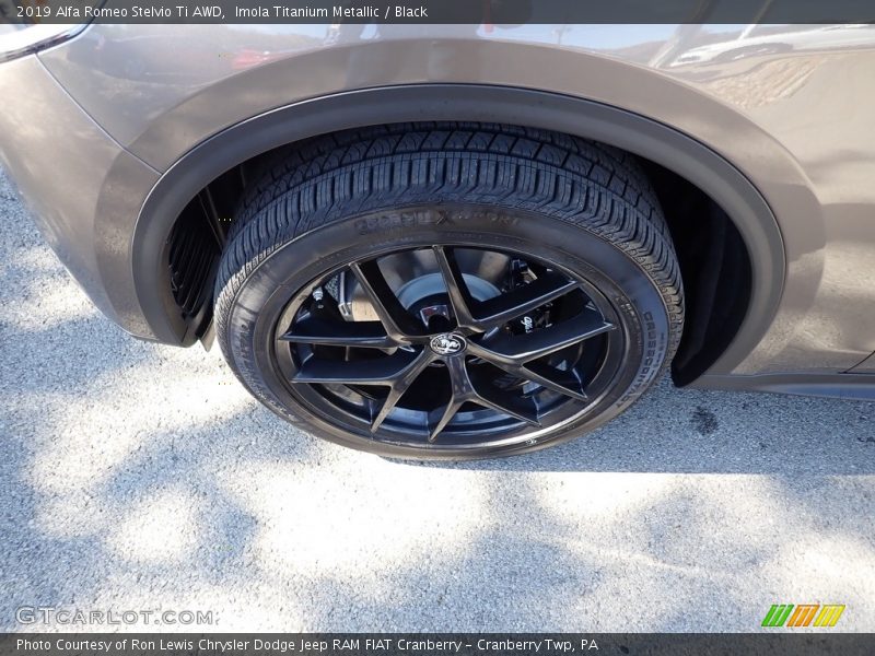 Imola Titanium Metallic / Black 2019 Alfa Romeo Stelvio Ti AWD