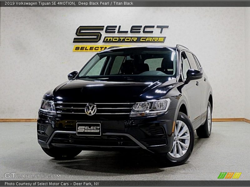 Deep Black Pearl / Titan Black 2019 Volkswagen Tiguan SE 4MOTION