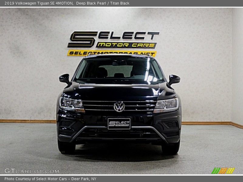 Deep Black Pearl / Titan Black 2019 Volkswagen Tiguan SE 4MOTION