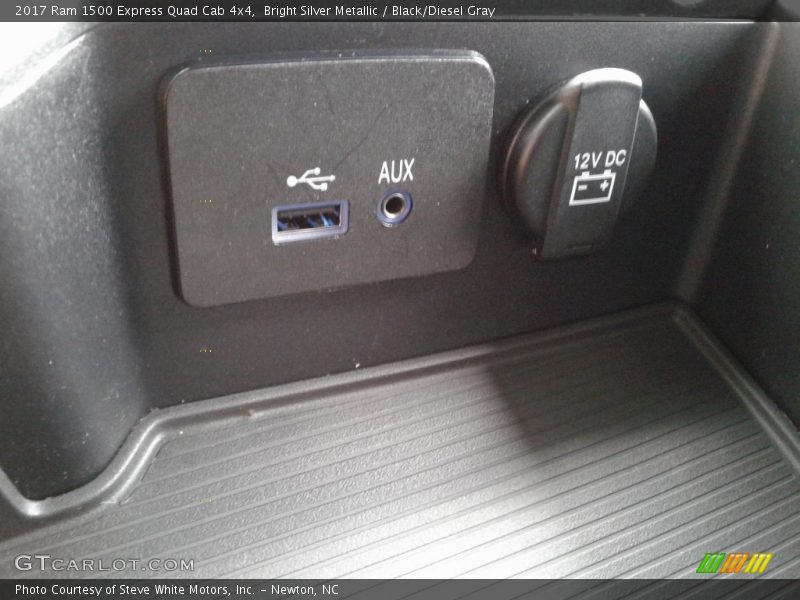 Bright Silver Metallic / Black/Diesel Gray 2017 Ram 1500 Express Quad Cab 4x4