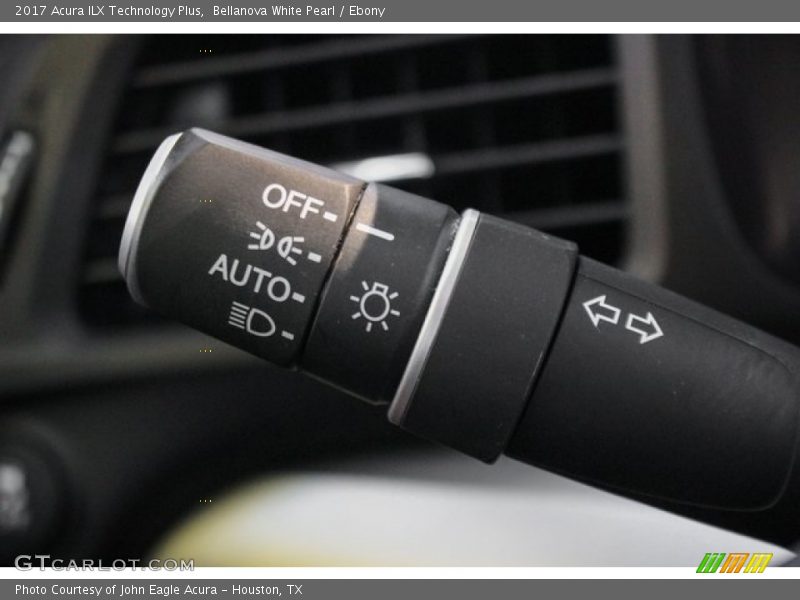 Bellanova White Pearl / Ebony 2017 Acura ILX Technology Plus