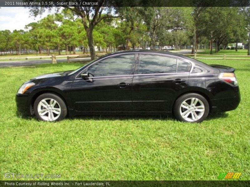 Super Black / Charcoal 2011 Nissan Altima 3.5 SR