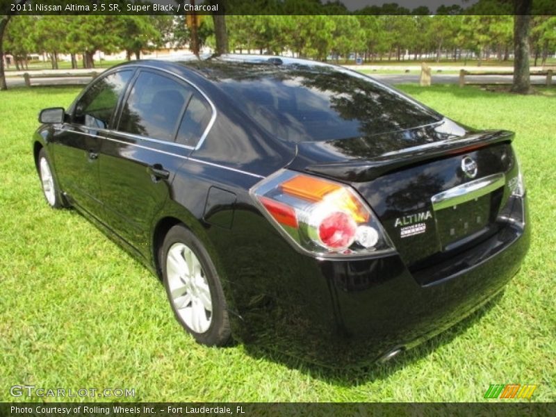 Super Black / Charcoal 2011 Nissan Altima 3.5 SR