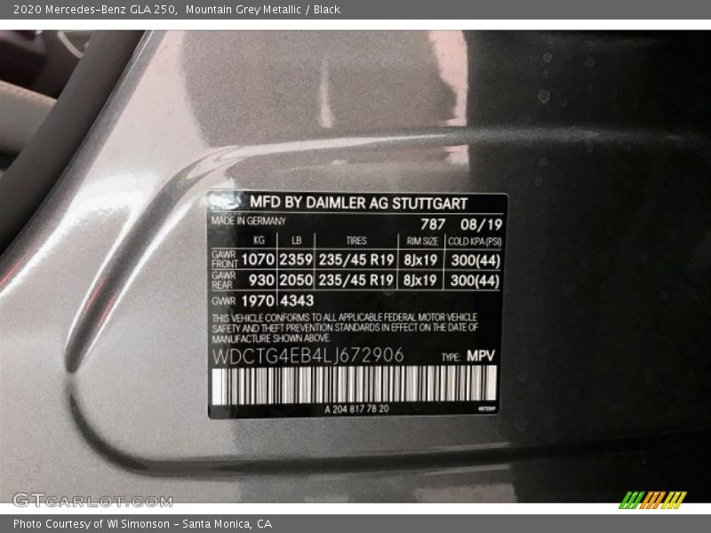 Mountain Grey Metallic / Black 2020 Mercedes-Benz GLA 250