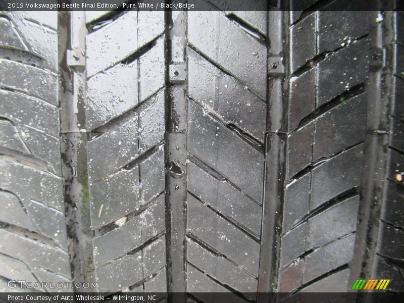 Pure White / Black/Beige 2019 Volkswagen Beetle Final Edition