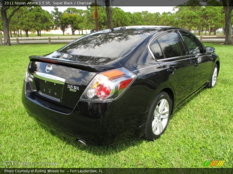 Super Black / Charcoal 2011 Nissan Altima 3.5 SR