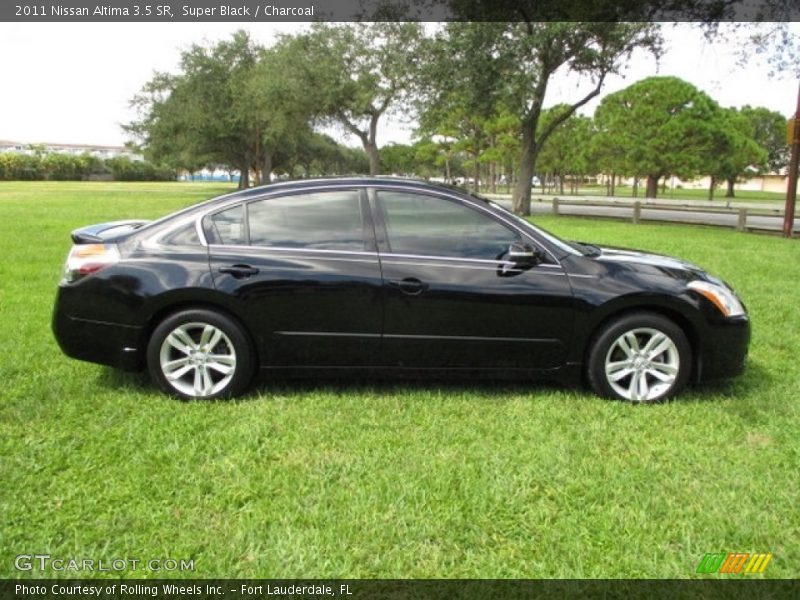 Super Black / Charcoal 2011 Nissan Altima 3.5 SR