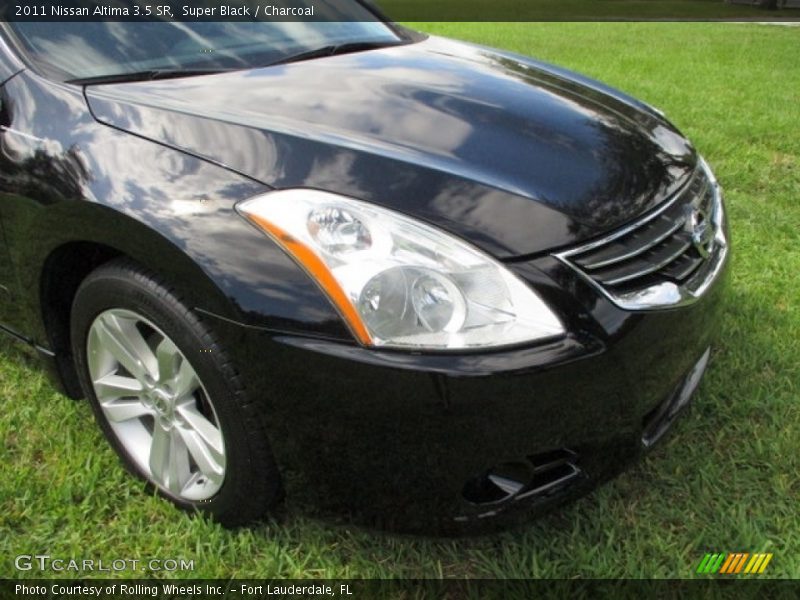 Super Black / Charcoal 2011 Nissan Altima 3.5 SR
