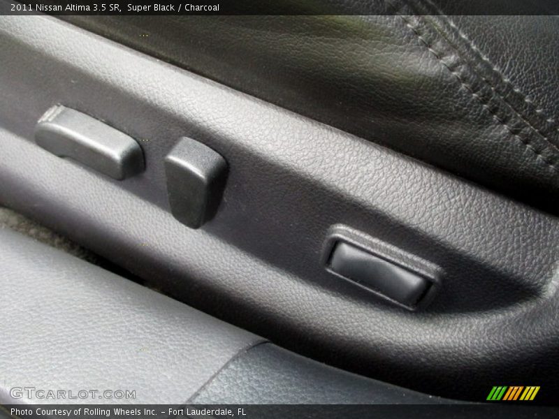 Super Black / Charcoal 2011 Nissan Altima 3.5 SR