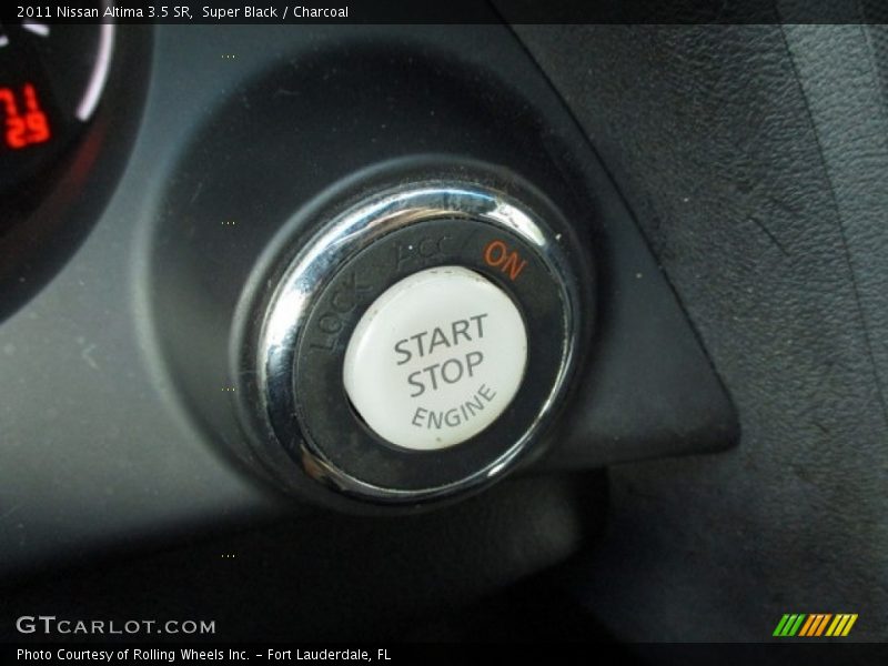 Super Black / Charcoal 2011 Nissan Altima 3.5 SR