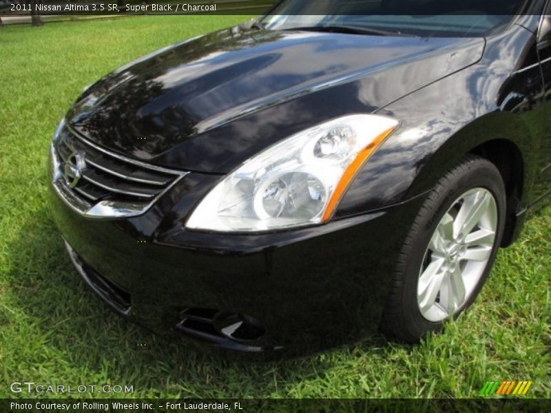 Super Black / Charcoal 2011 Nissan Altima 3.5 SR