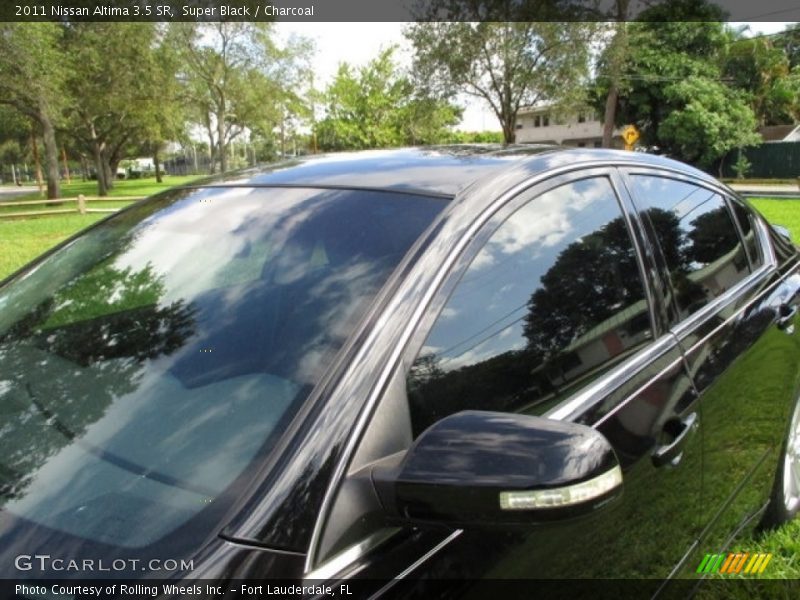 Super Black / Charcoal 2011 Nissan Altima 3.5 SR