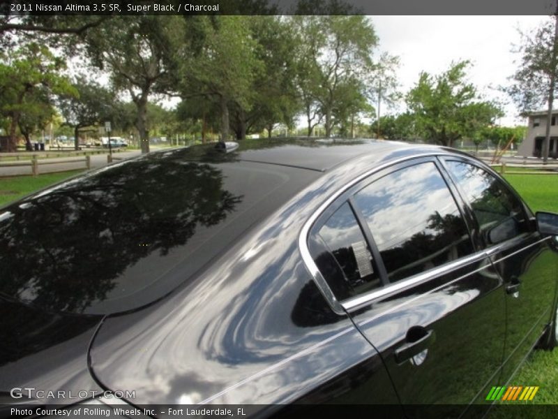 Super Black / Charcoal 2011 Nissan Altima 3.5 SR