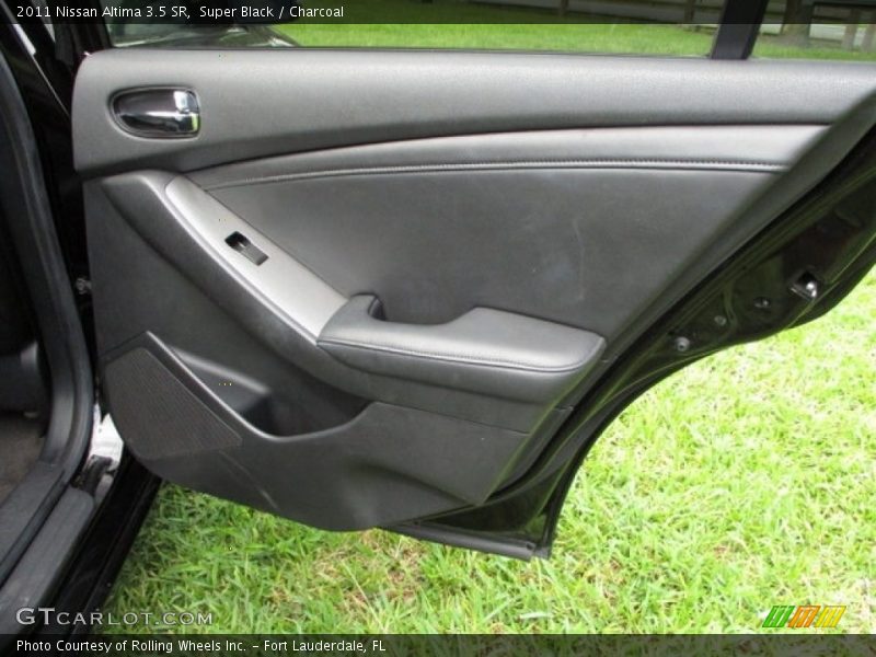 Super Black / Charcoal 2011 Nissan Altima 3.5 SR