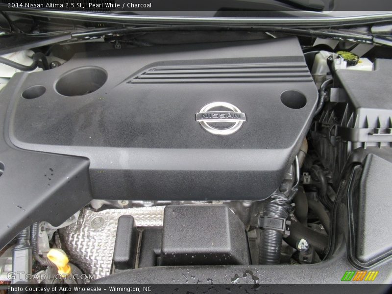 Pearl White / Charcoal 2014 Nissan Altima 2.5 SL