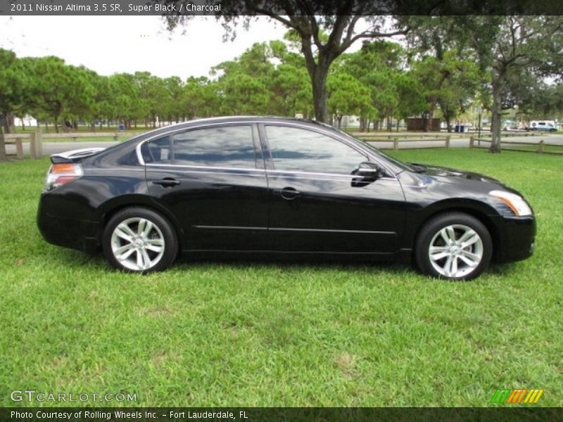 Super Black / Charcoal 2011 Nissan Altima 3.5 SR
