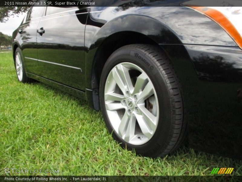 Super Black / Charcoal 2011 Nissan Altima 3.5 SR