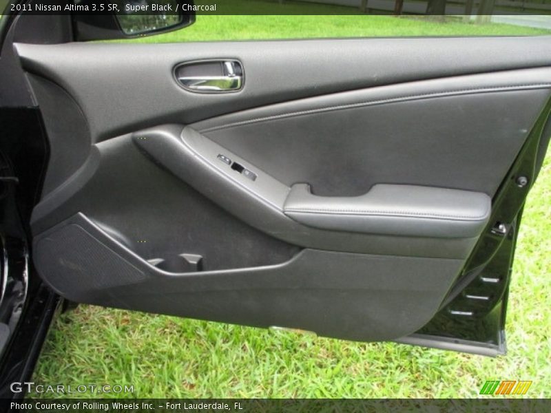 Super Black / Charcoal 2011 Nissan Altima 3.5 SR