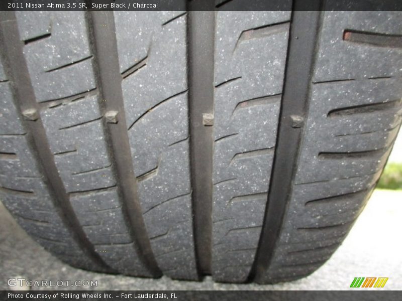 Super Black / Charcoal 2011 Nissan Altima 3.5 SR