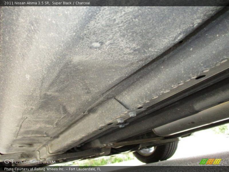 Super Black / Charcoal 2011 Nissan Altima 3.5 SR