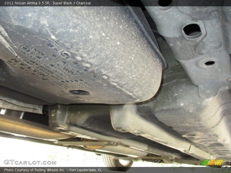 Super Black / Charcoal 2011 Nissan Altima 3.5 SR