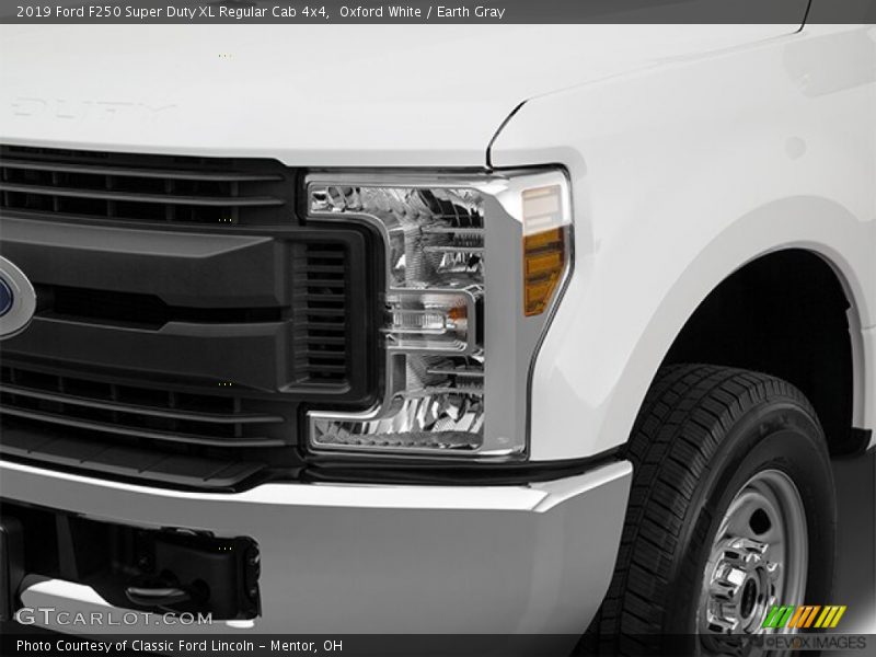 Oxford White / Earth Gray 2019 Ford F250 Super Duty XL Regular Cab 4x4