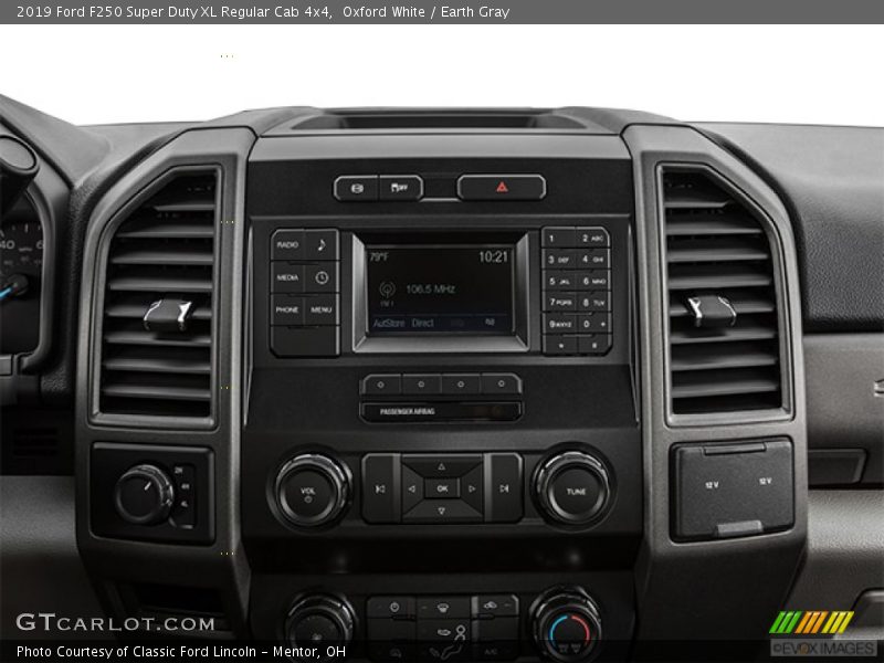 Oxford White / Earth Gray 2019 Ford F250 Super Duty XL Regular Cab 4x4