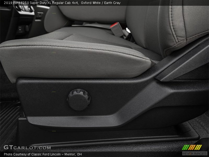 Oxford White / Earth Gray 2019 Ford F250 Super Duty XL Regular Cab 4x4