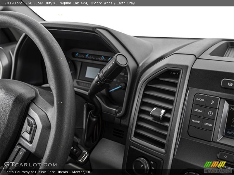 Oxford White / Earth Gray 2019 Ford F250 Super Duty XL Regular Cab 4x4