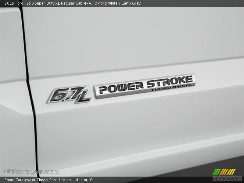 Oxford White / Earth Gray 2019 Ford F250 Super Duty XL Regular Cab 4x4