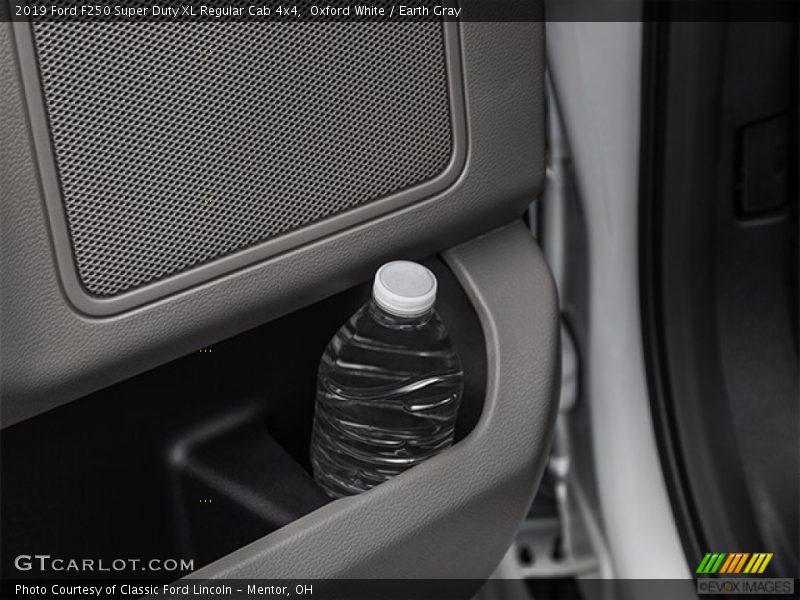 Oxford White / Earth Gray 2019 Ford F250 Super Duty XL Regular Cab 4x4