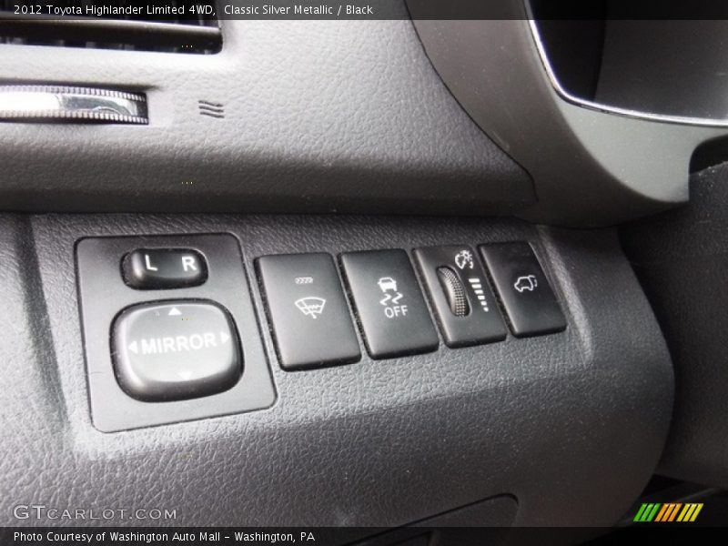 Classic Silver Metallic / Black 2012 Toyota Highlander Limited 4WD