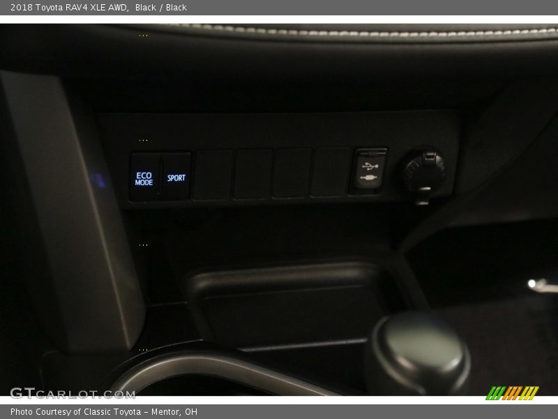 Black / Black 2018 Toyota RAV4 XLE AWD