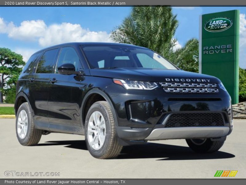 Front 3/4 View of 2020 Discovery Sport S