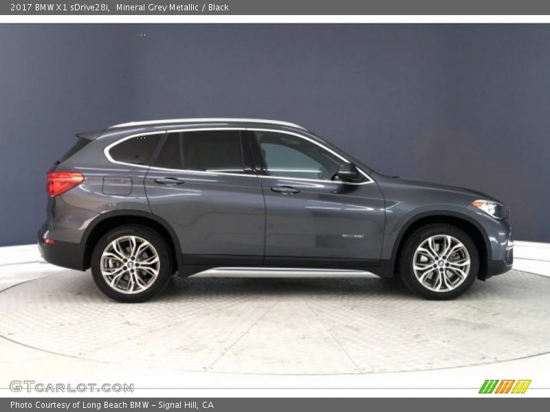 Mineral Grey Metallic / Black 2017 BMW X1 sDrive28i