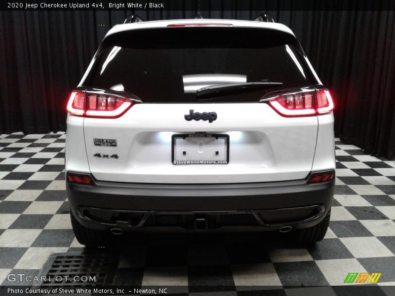 Bright White / Black 2020 Jeep Cherokee Upland 4x4