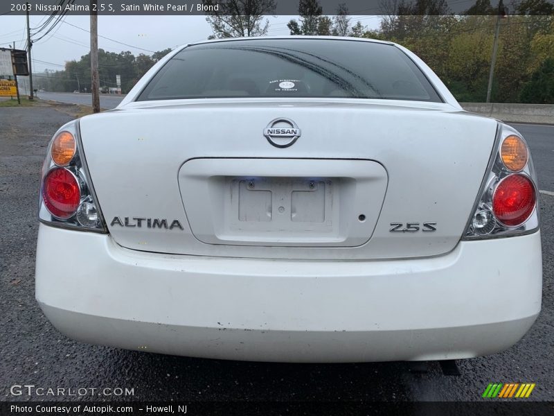 Satin White Pearl / Blond 2003 Nissan Altima 2.5 S