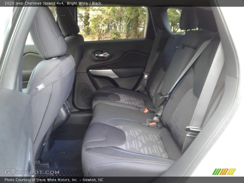 Bright White / Black 2020 Jeep Cherokee Upland 4x4