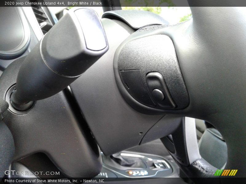 Bright White / Black 2020 Jeep Cherokee Upland 4x4