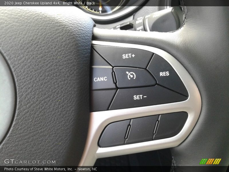 Bright White / Black 2020 Jeep Cherokee Upland 4x4