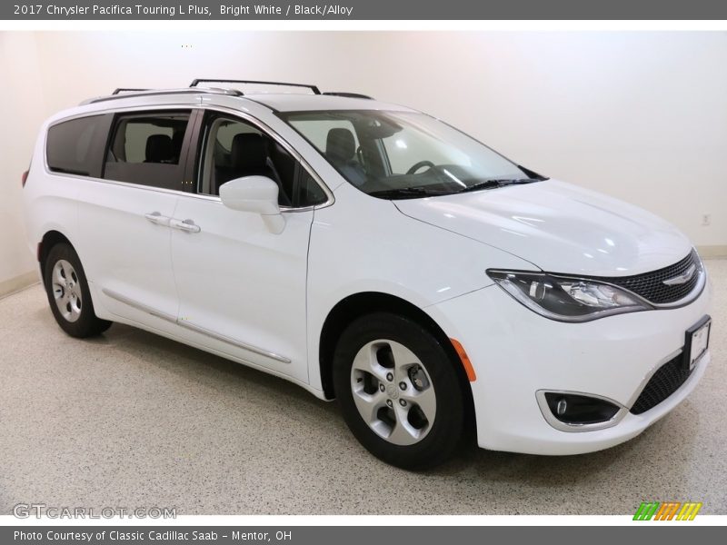 Bright White / Black/Alloy 2017 Chrysler Pacifica Touring L Plus
