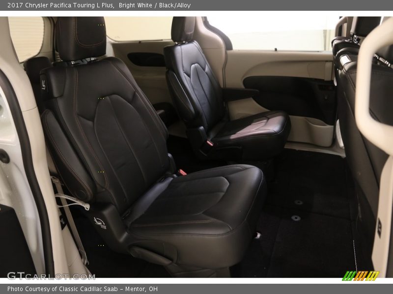 Bright White / Black/Alloy 2017 Chrysler Pacifica Touring L Plus