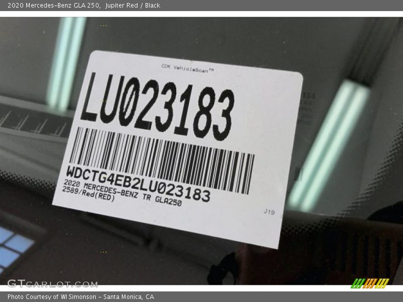 Jupiter Red / Black 2020 Mercedes-Benz GLA 250