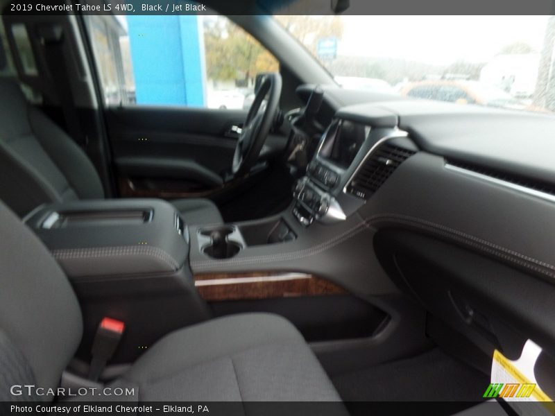 Black / Jet Black 2019 Chevrolet Tahoe LS 4WD