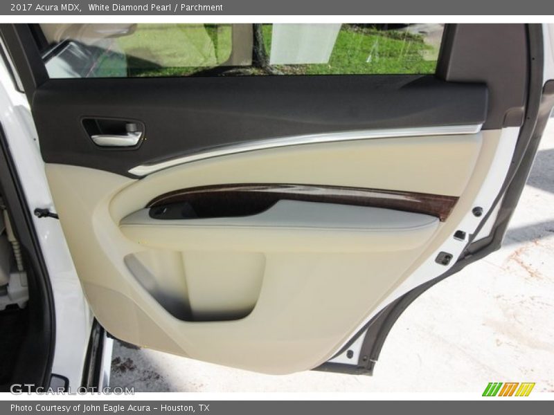 White Diamond Pearl / Parchment 2017 Acura MDX