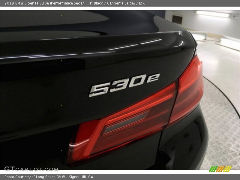 Jet Black / Canberra Beige/Black 2019 BMW 5 Series 530e iPerformance Sedan