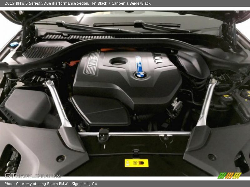 Jet Black / Canberra Beige/Black 2019 BMW 5 Series 530e iPerformance Sedan