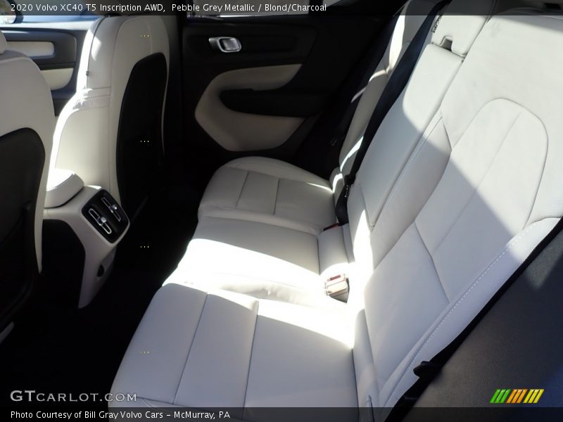 Pebble Grey Metallic / Blond/Charcoal 2020 Volvo XC40 T5 Inscription AWD