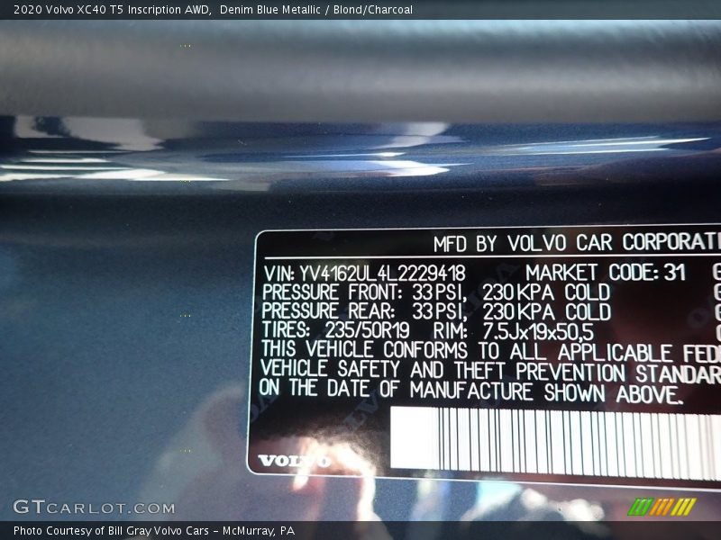 Denim Blue Metallic / Blond/Charcoal 2020 Volvo XC40 T5 Inscription AWD